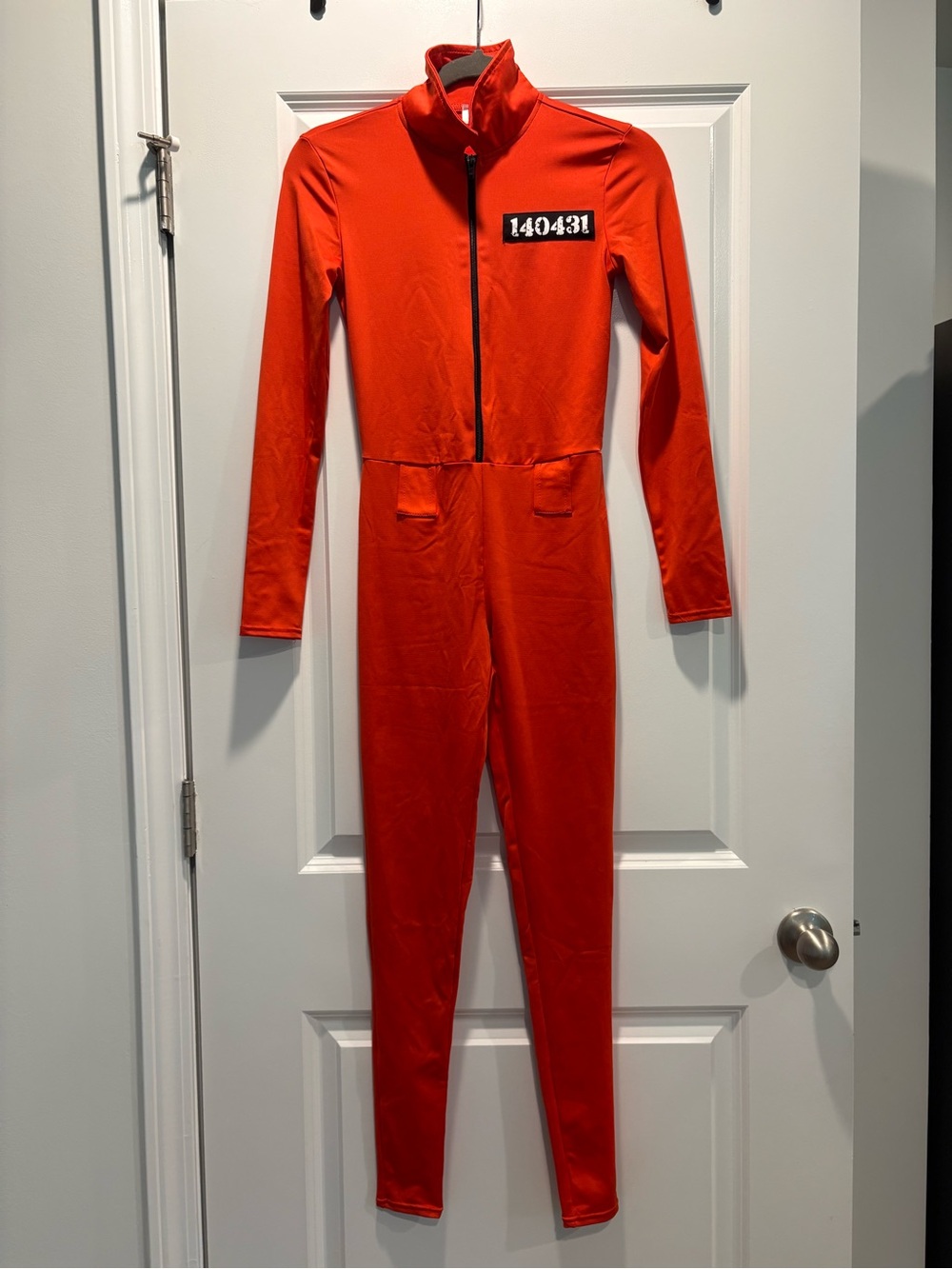 Halloween Inmate Costume Set w/Accessories (XS Women’s)